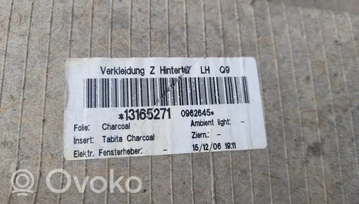 Opel Zafira B Boczki / Poszycie drzwi tylnych 13165271