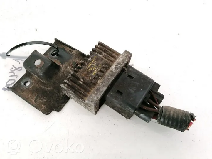 Mitsubishi Carisma Žvakių pakaitinimo rėlė 7700115078