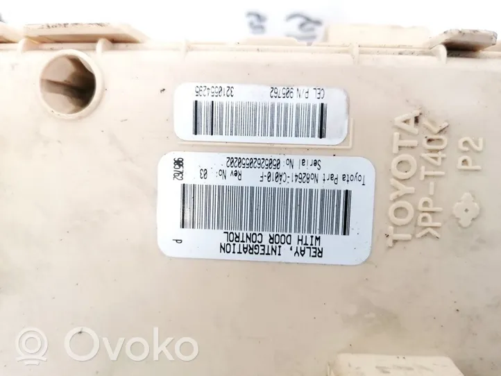 Toyota Avensis T250 Saugiklių dėžė (komplektas) 82641CA010F