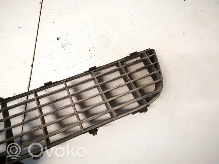 Fiat Punto (188) Front bumper lower grill 