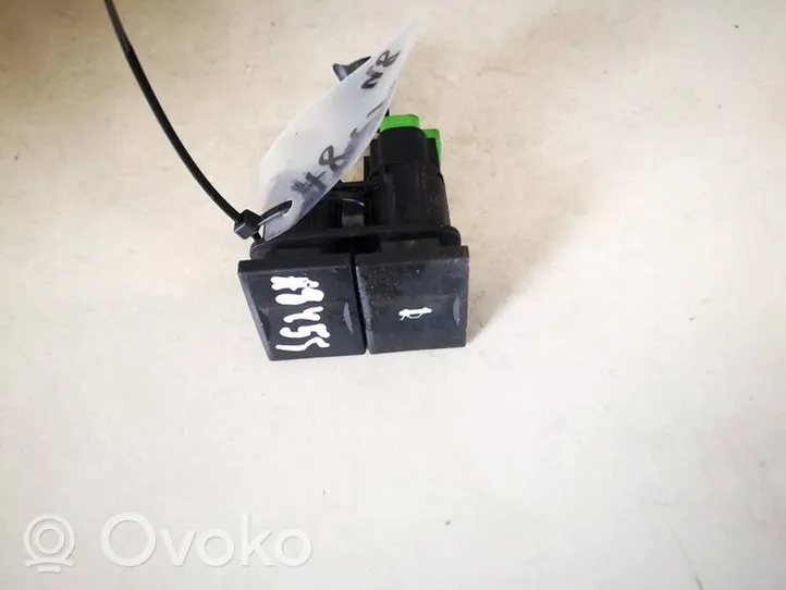 Ford Mondeo Mk III Tailgate opening switch 1s7t19b514aa