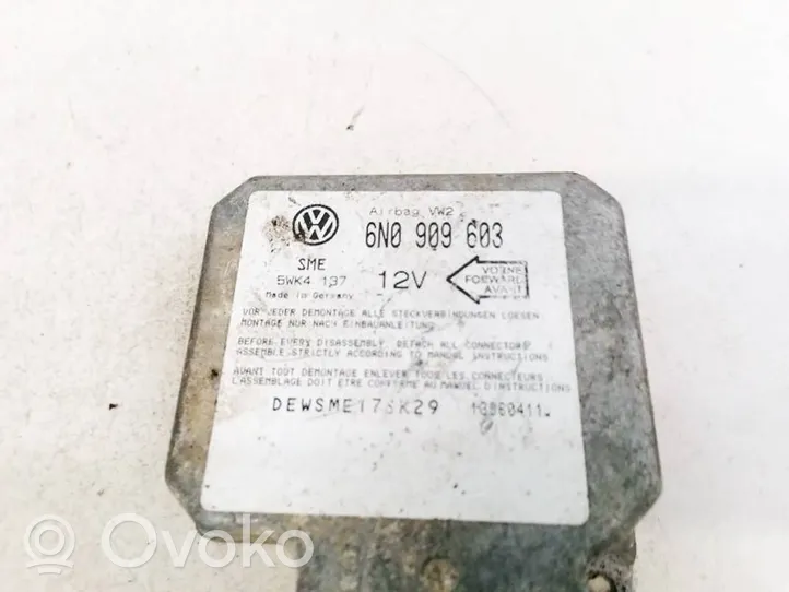 Volkswagen Golf III Module de contrôle airbag 6N0909603