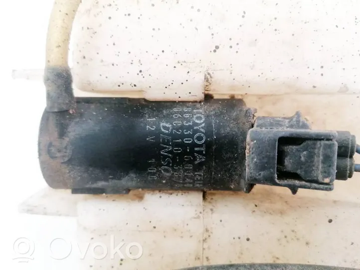 Toyota Avensis Verso Langų skysčio siurbliukas (stiklų) 8533060140