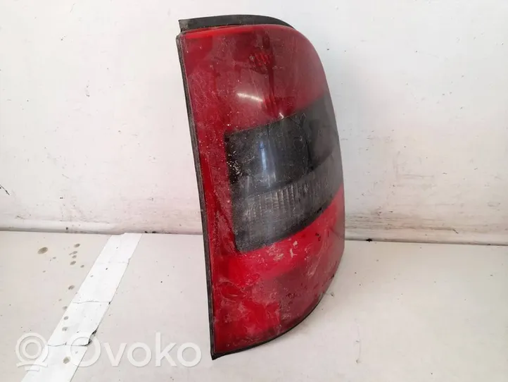 Opel Vectra B Lampa tylna 09153153