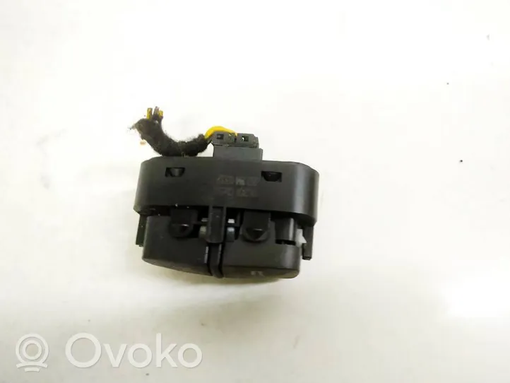 Fiat Croma Keskuslukituksen kytkin 2945901