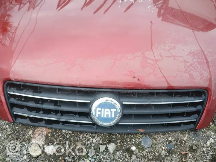 Fiat Punto (188) Griglia anteriore 