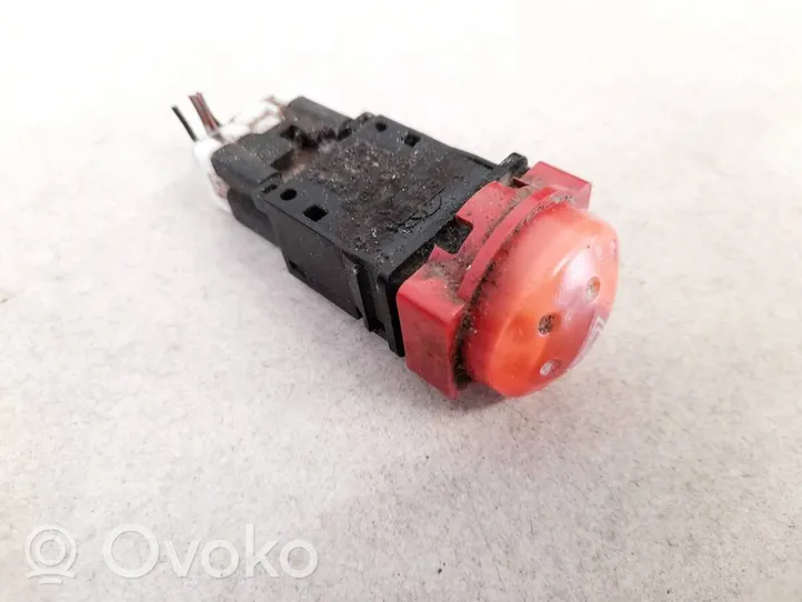 Nissan Almera Tino Hazard light switch 06016