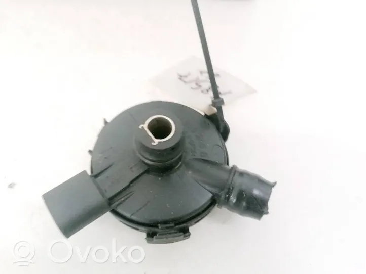 Volkswagen Touareg I Valve vacuum 022103245B