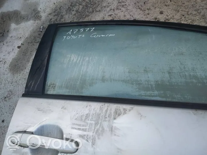 Toyota Corolla Verso AR10 Priekinių durų stiklo apdaila 