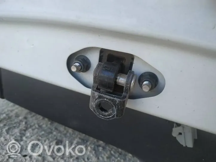 Volvo V40 Priekinių durų atvėrimo ribotuvas 