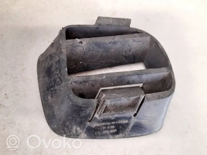 Audi 80 90 B3 Kratka dolna zderzaka przedniego 893807367