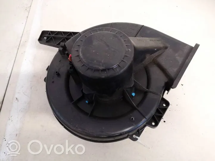 Volkswagen Polo Heater fan/blower 6q1820015c