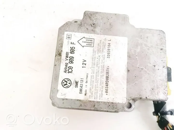 Skoda Superb B5 (3U) Module de contrôle airbag 1C0909605F