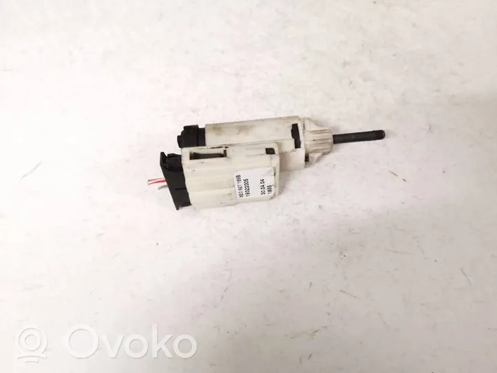 Volkswagen PASSAT B5.5 Brake pedal sensor switch 8E0927189B