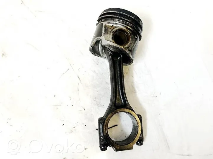 Audi A3 S3 8P Piston avec bielle 