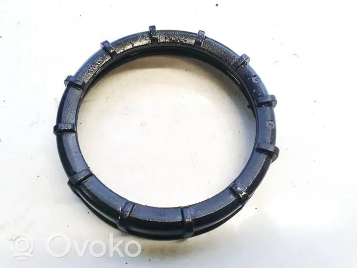 Mercedes-Benz C W203 Bague de verrouillage pour réservoir de carburant 1250759