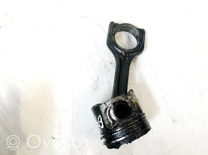 Ford Focus C-MAX Piston with connecting rod 