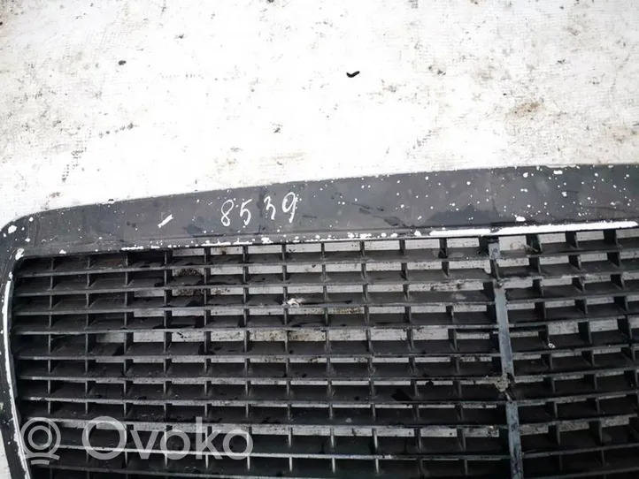 Mercedes-Benz E W210 Grille de calandre avant 