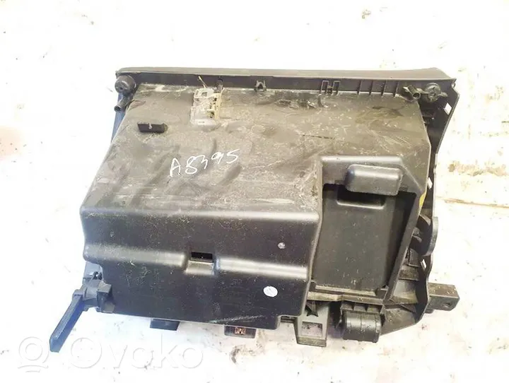 Opel Astra J Glove box 1709264