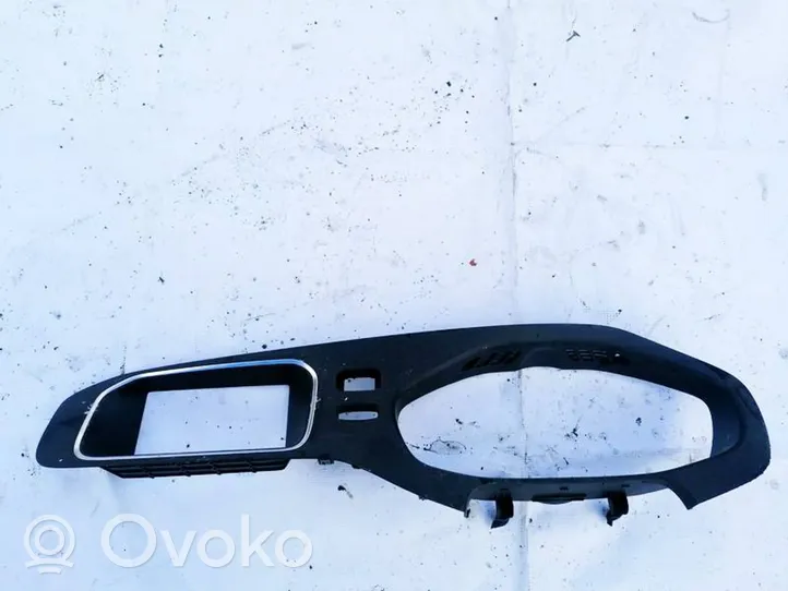 Volvo V40 Cornice cruscotto 31389536