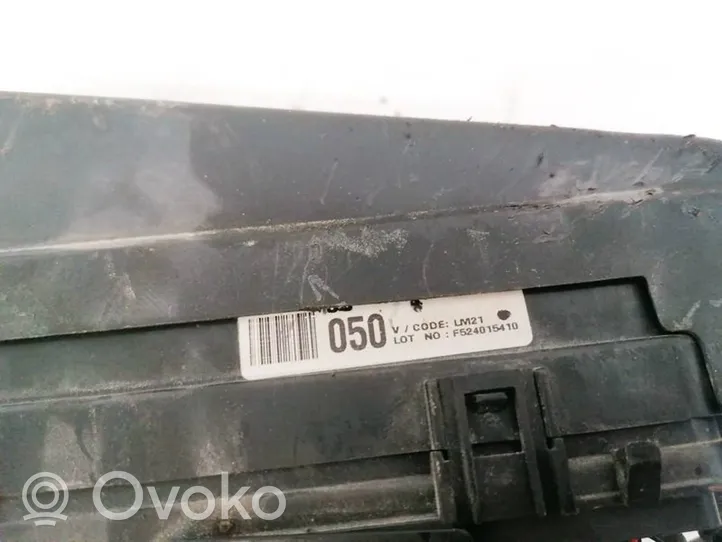 KIA Carnival Fuse box set F524015410