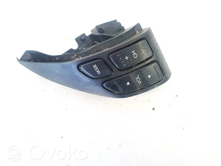 Honda CR-V Steering wheel buttons/switches m33509