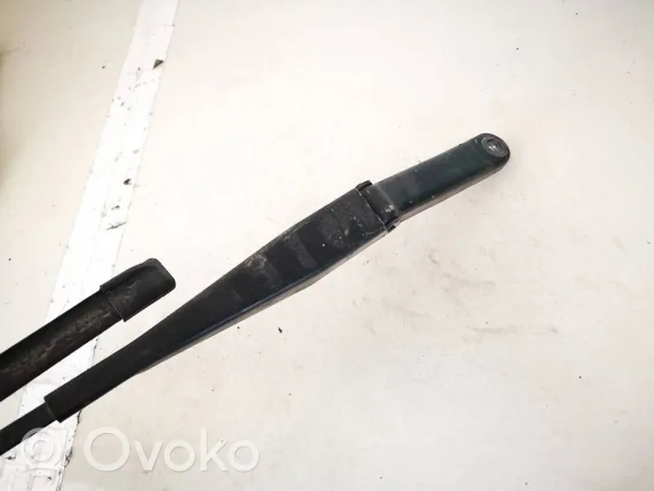 Ford Focus Front wiper blade arm 3m5117526ab