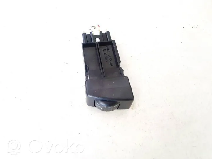Isuzu D-Max Headlight level height control switch 134137