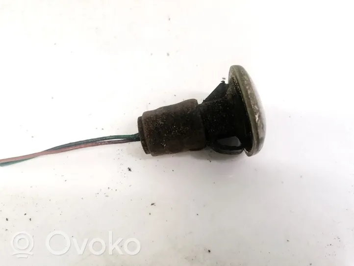 Seat Cordoba (6K) Kierunkowskaz błotnika przedniego 6K0949127