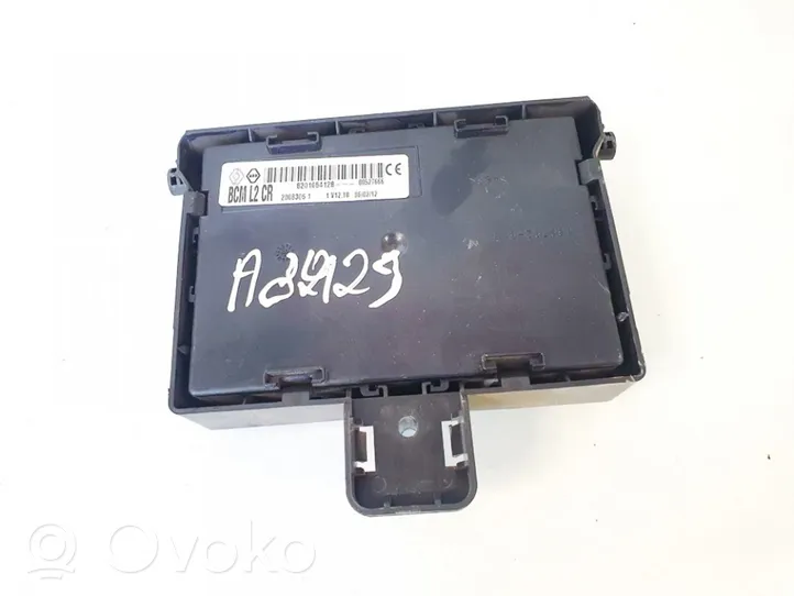 Renault Clio III Module confort 8201054128