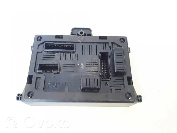 Renault Clio III Module confort 8201054128