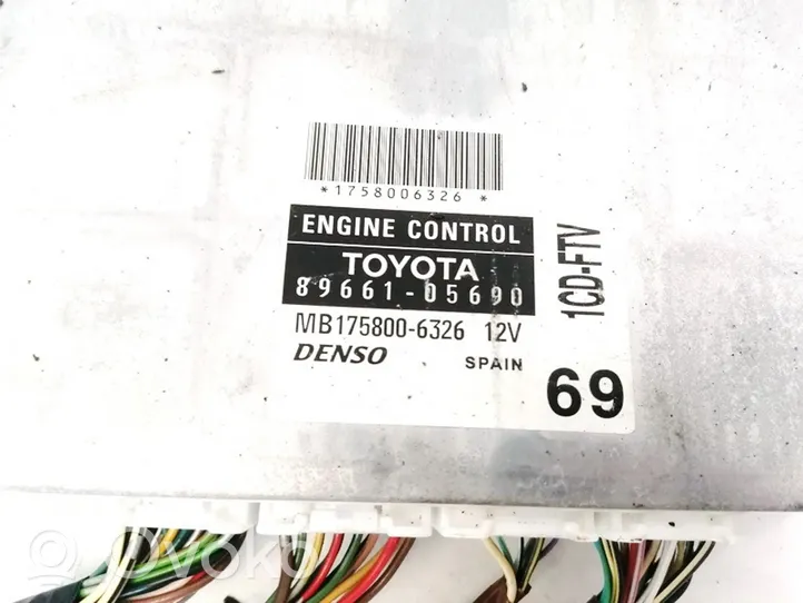 Toyota Avensis T250 Calculateur moteur ECU 8966105690