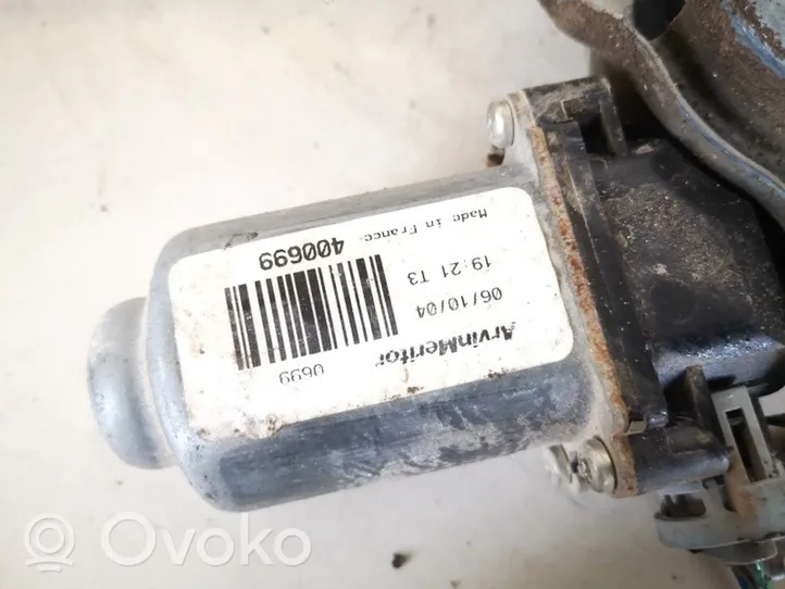 Nissan Almera Tino Etuoven ikkunan nostomoottori 400699