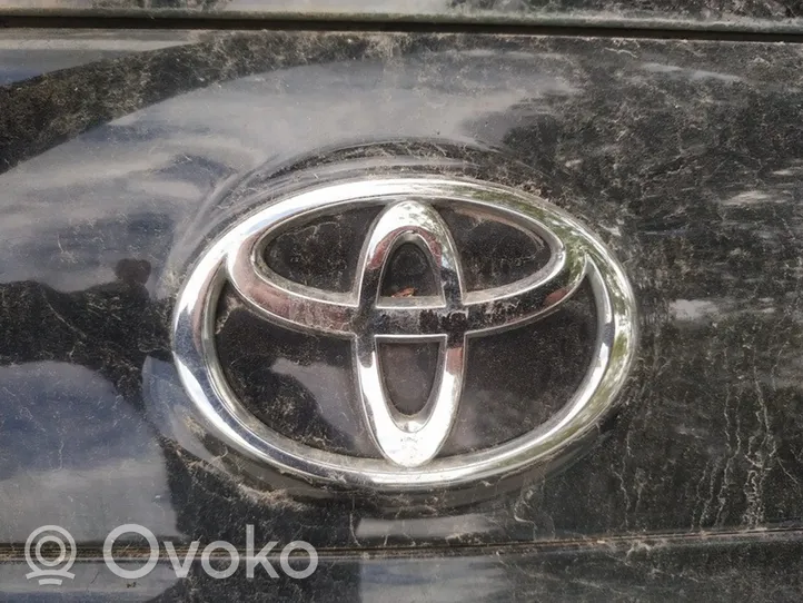 Toyota Corolla E120 E130 Emblemat / Znaczek 