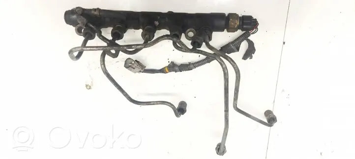 Toyota Avensis T220 Kraftstoffverteiler Einspritzleiste Verteilerrohr 8945820020