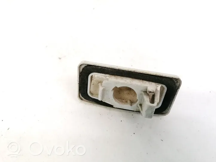 Toyota Corolla E110 Lampa oświetlenia tylnej tablicy rejestracyjnej 