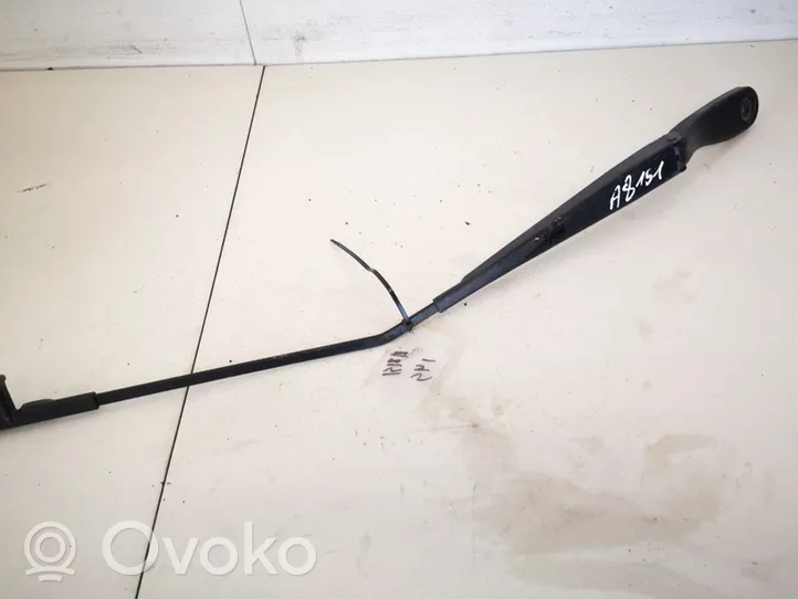 Volvo V50 Ramię wycieraczki szyby przedniej / czołowej 30698250