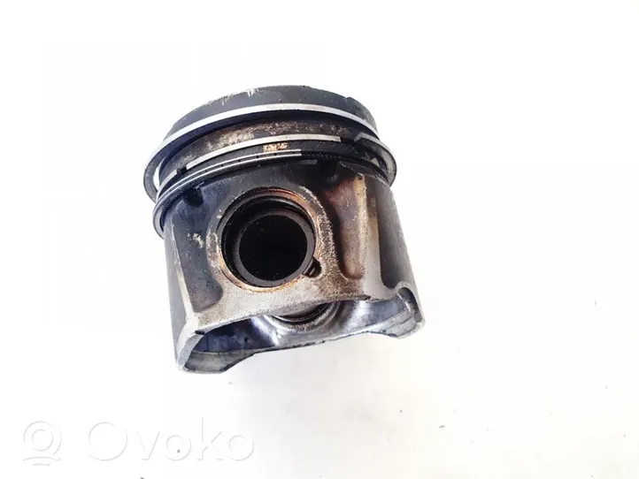 Opel Combo C Piston a930