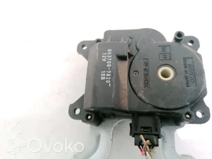 Toyota Avensis T220 Air flap motor/actuator 0637007820