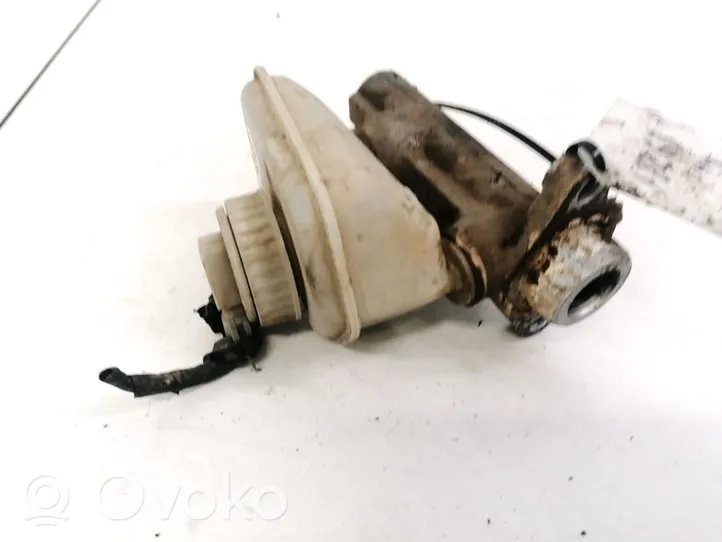 Opel Corsa B Brake fluid reservoir 