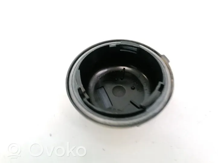 Volvo S60 Cache-poussière de phare avant 89025105