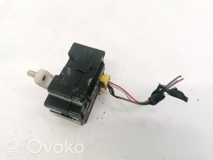 Audi A8 S8 D2 4D Air flap motor/actuator 4D0820511A