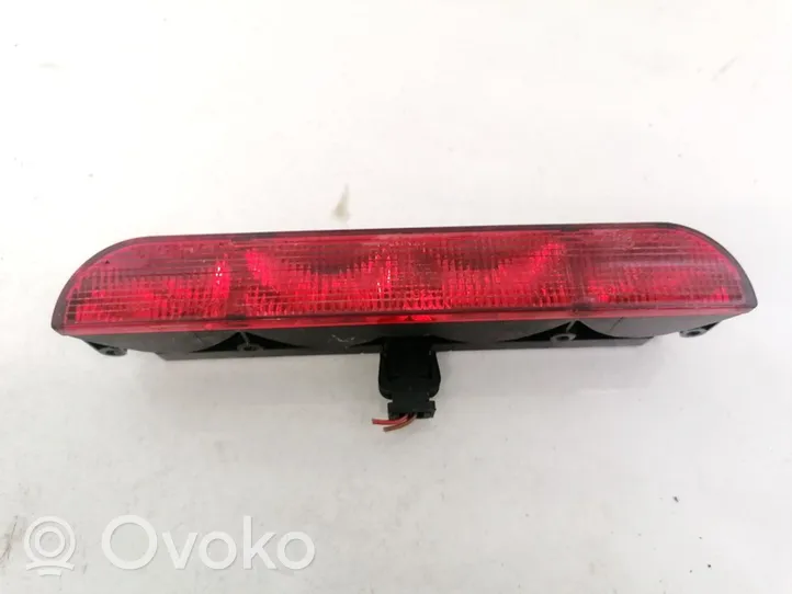 Audi A8 S8 D2 4D Luz de freno adicional/tercera 0996400