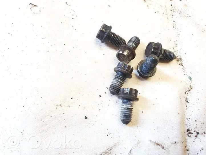 Volkswagen Polo IV 9N3 Nuts/bolts 