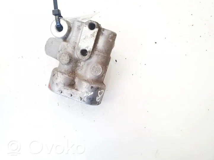 Volkswagen Transporter - Caravelle T4 Brake power pressure regulator 