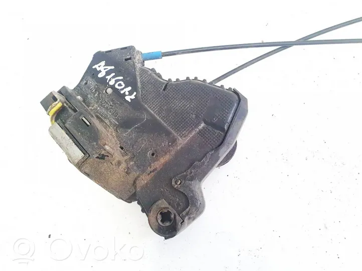 Toyota Auris 150 Serrure de porte avant a046693