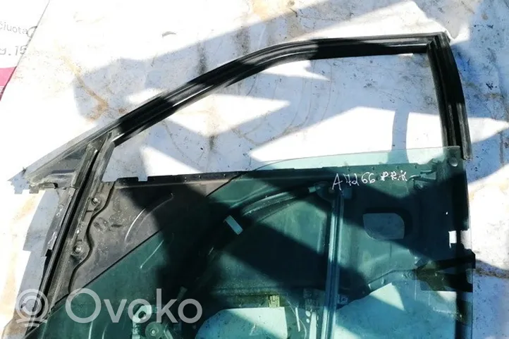 Audi 80 90 B3 Front door window/glass frame 