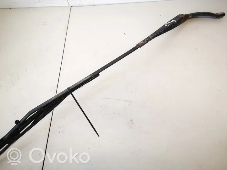 Peugeot 806 Front wiper blade arm 