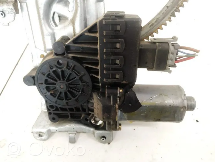 Opel Astra G Moteur de lève-vitre de porte avant 90521882