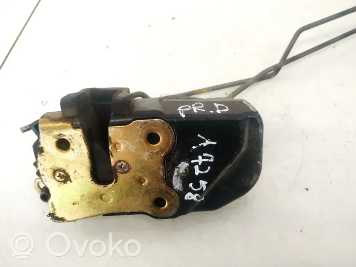 Chrysler Sebring (ST-22 - JR) Front door lock 